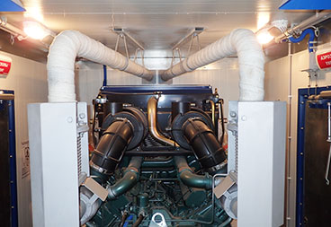 Расположение двигателя внутри контейнера