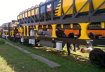 train.jpg train.jpg