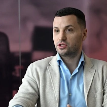 Газета «Коммерсантъ»: Большое интервью в рубрике "Первые лица"