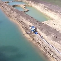 Мотопомпа ПСМ подает воду на оросительную систему Bauer