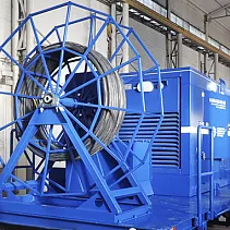 И в зной, и в дождик ледяной