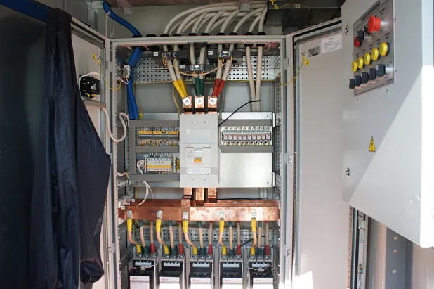 Четыре  высоковольтных нагрузочных модуля для компании «Газпром нефть».